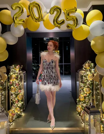 Geometrik Desen Tüylü Mini Elbise - Plumas Geometricas